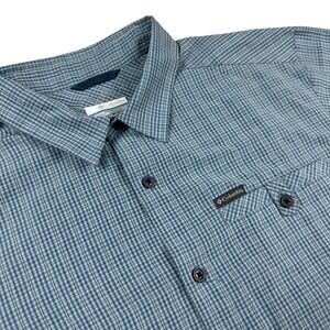 Columbia Omni-Shade Mens Large Blue Plaid Short Sleeve Button Down Shirt Hiking